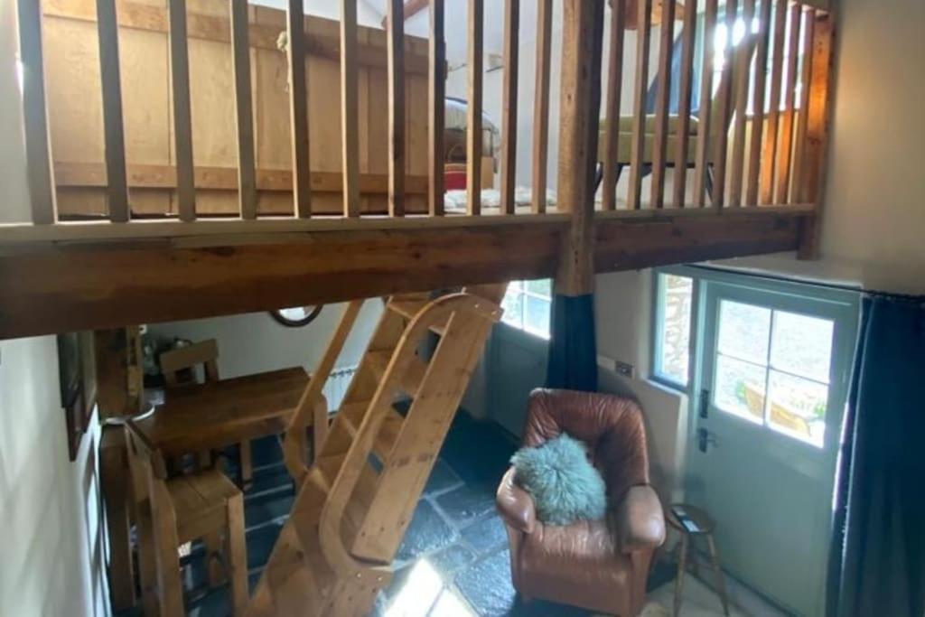 Cartmel Barn: Beckside Stables Villa Bagian luar foto